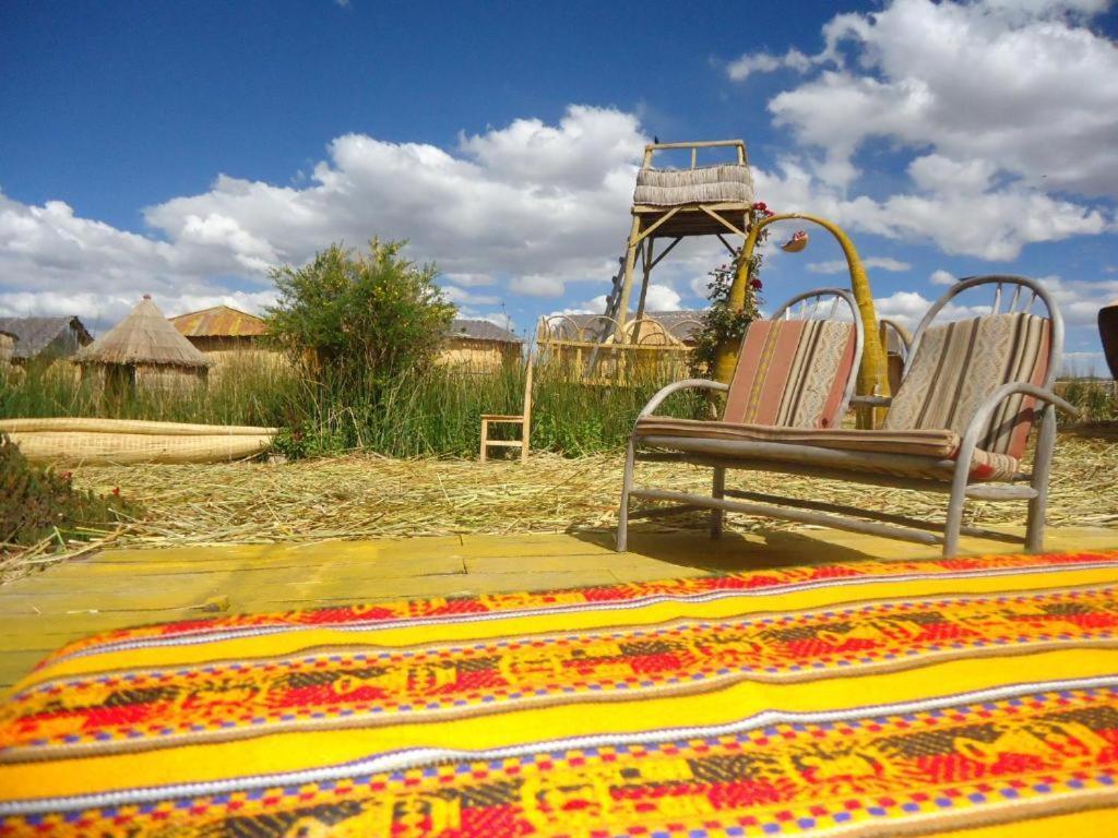 Uros Aruma Uro On Uros Floating Islands Puno Exterior photo