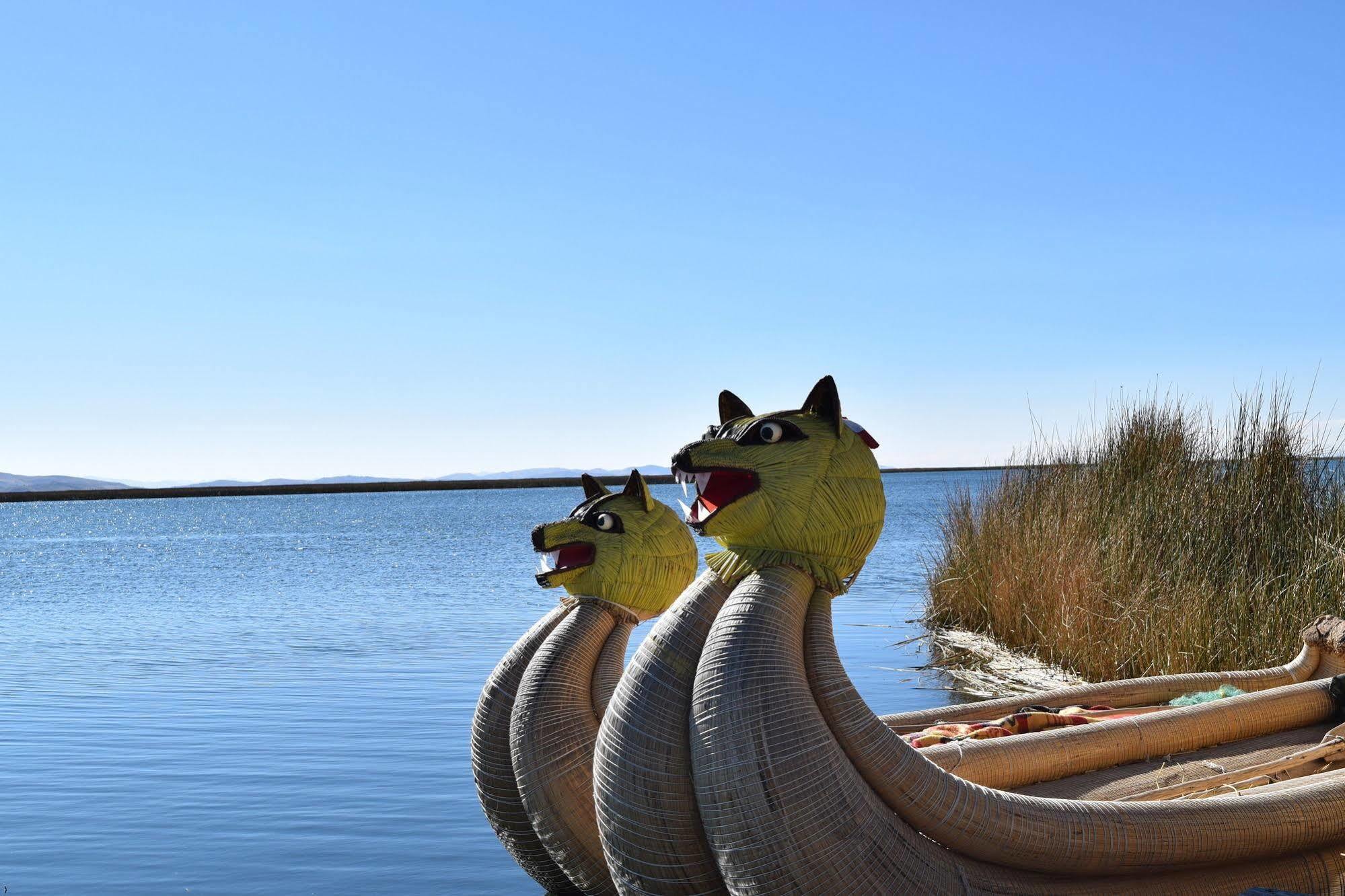 Uros Aruma Uro On Uros Floating Islands Puno Exterior photo