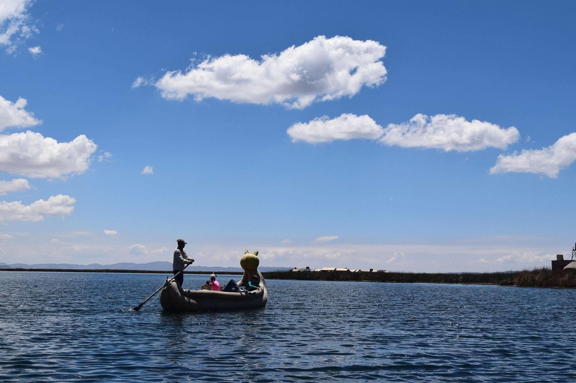 Uros Aruma Uro On Uros Floating Islands Puno Exterior photo