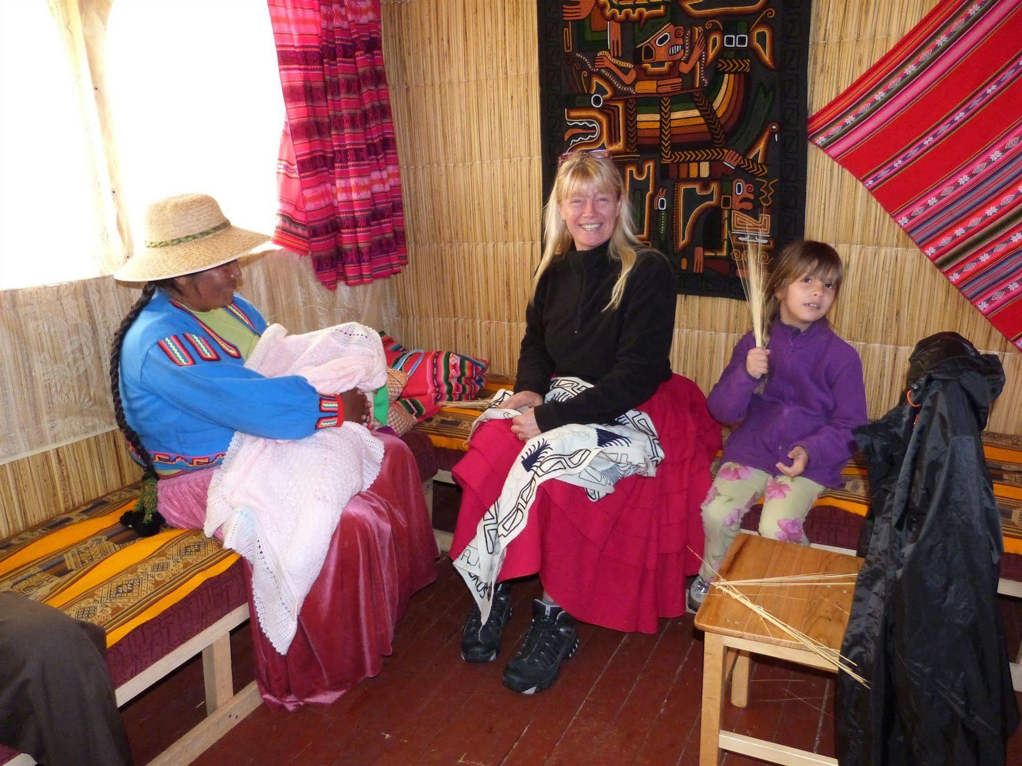 Uros Aruma Uro On Uros Floating Islands Puno Exterior photo